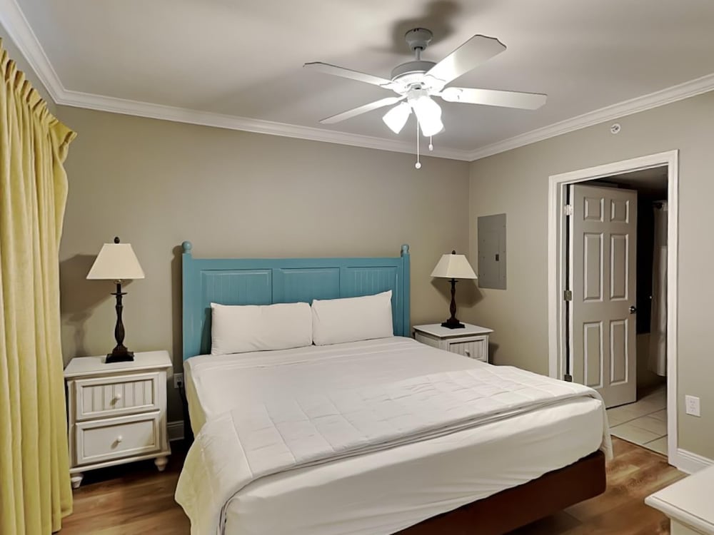 236 Emerald Beach Resort 22/80