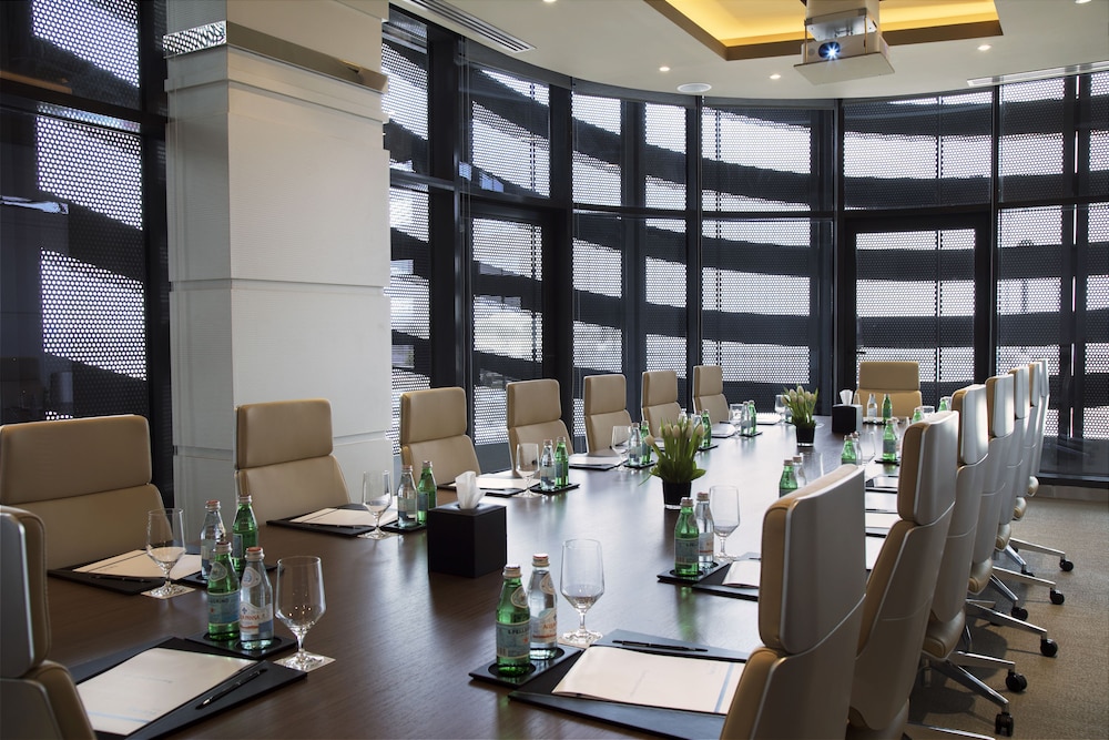 Pearl Rotana Capital Centre 19/20