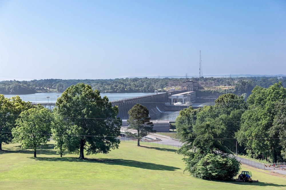 Renaissance Shoals Resort & Spa 12/33