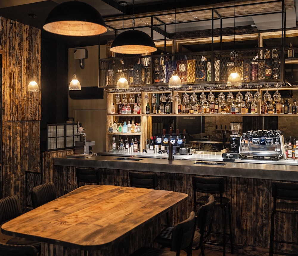 CoDE Pod Hostels THE CoURT 34/49
