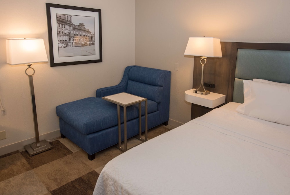 Hampton Inn Wooster 8/36
