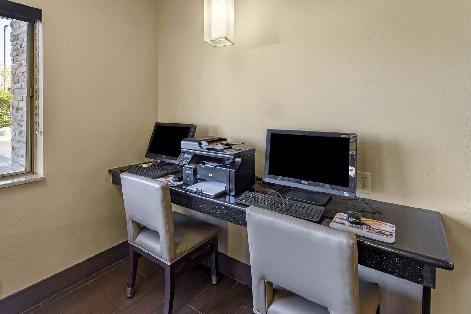 Comfort Inn Gurnee near Six Flags 32/35