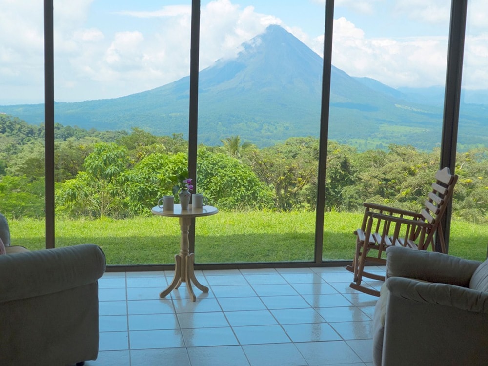 Arenal Lodge 33/73