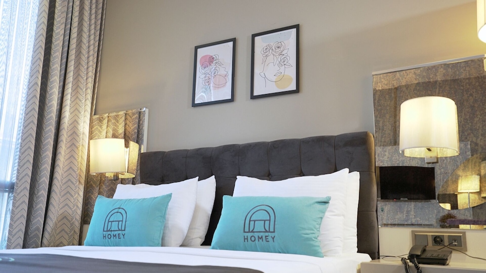 Homey Airport Hotel 25/50