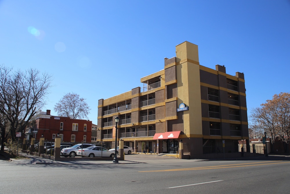 Days Inn by Wyndham Denver Downtown 2/29