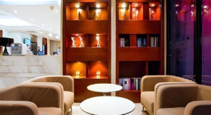 City Comfort Inn (Guilin Jiatianxia Square) 43/54