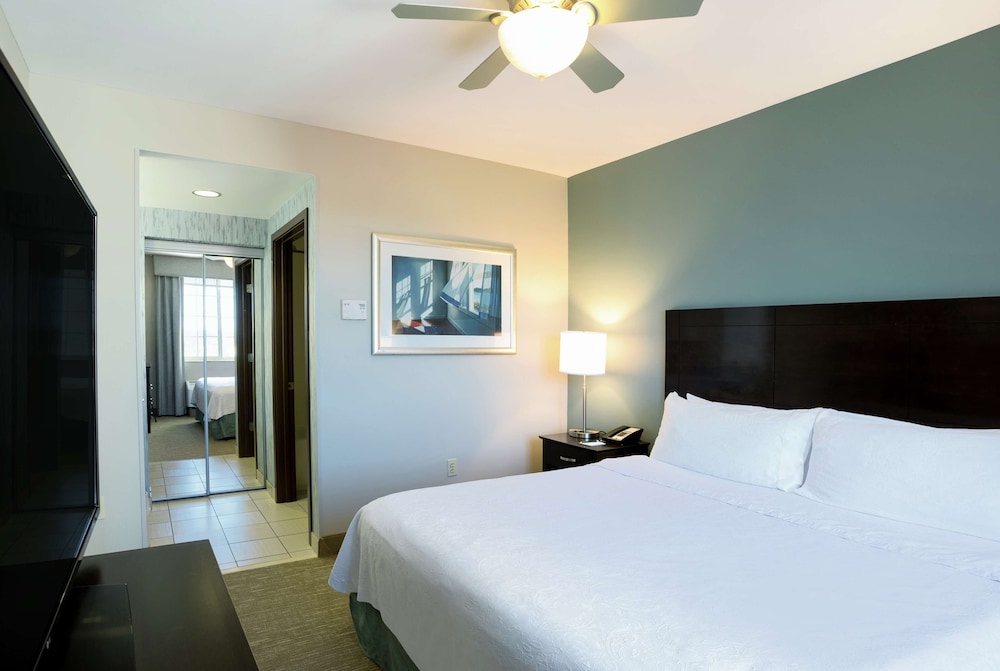 Presidential, 2 King Beds, Sofa