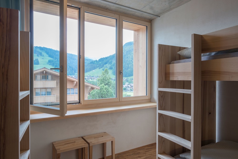 Saanen Gstaad Youth Hostel 27/41
