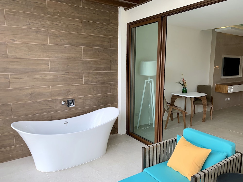 Azura Beach Resort - Adults Only 67/67