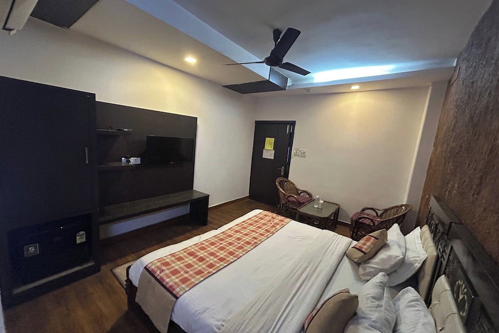 Arihant Inn 26/53