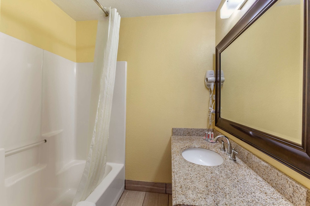Econo Lodge Clovis 58/58