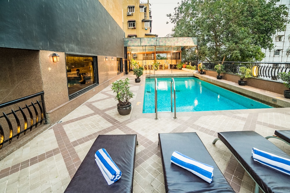 Fariyas Hotel Mumbai 46/50