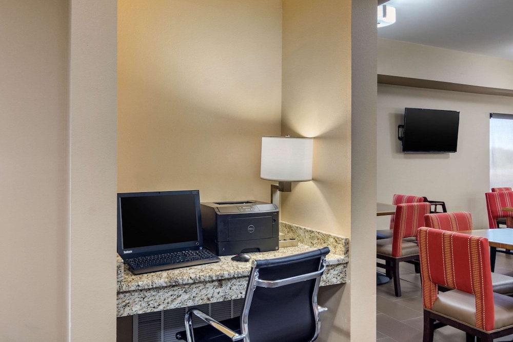 Comfort Inn Comfort Inn South Chesterfield - Colonial Heights 32/37