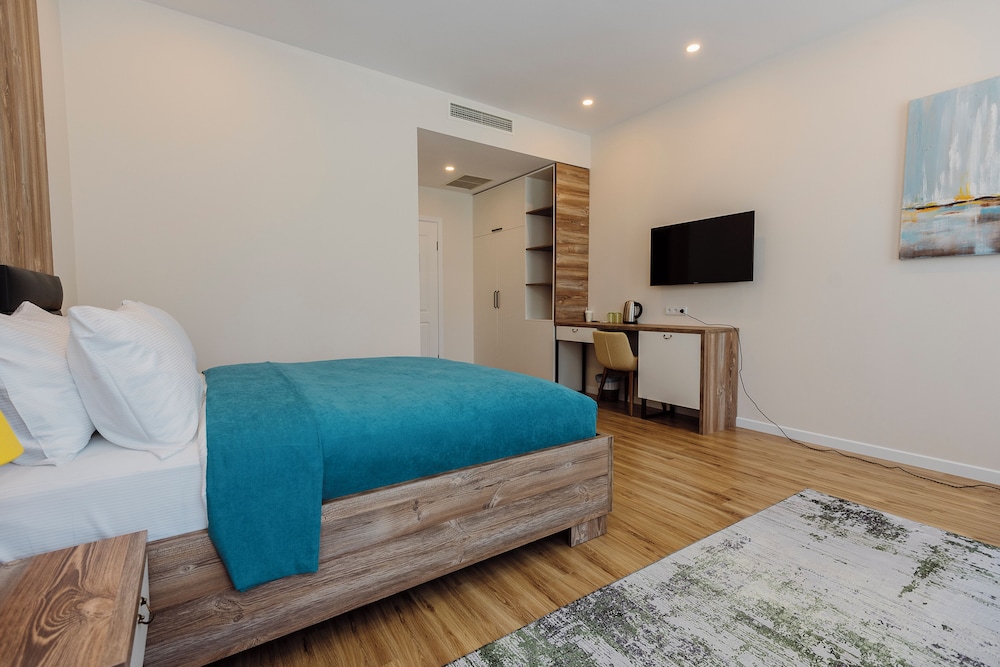SUPERIOR, DOUBLE BED
