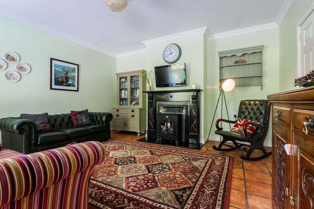 Brookhall Cottages 29/50