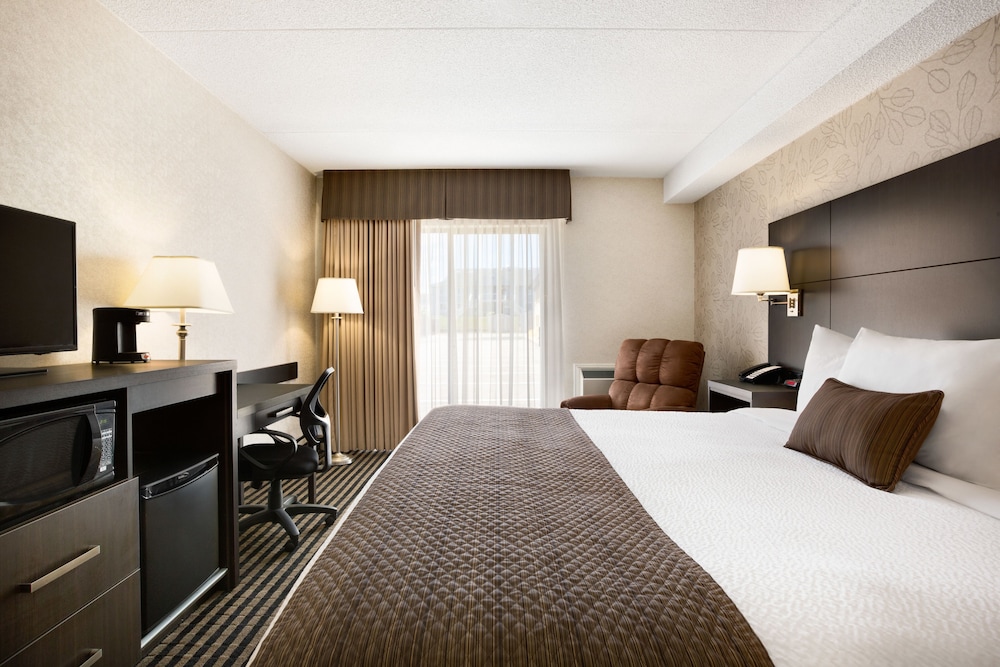 Days Inn By Wyndham Miramichi NB 8/45