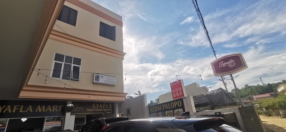 Hotel O Balikpapan near Siloam Hospital formerly Syafla Guest House in BALIKPAPAN