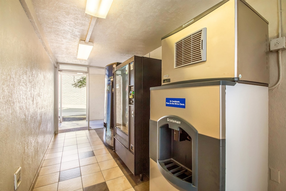 Motel6 Youngtown, AZ - Phoenix - Sun City 33/45