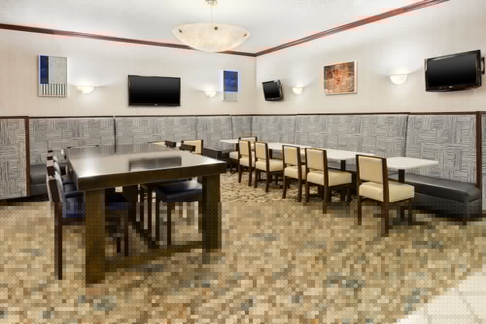 Crowne Plaza Columbus North-Worthington 35/56
