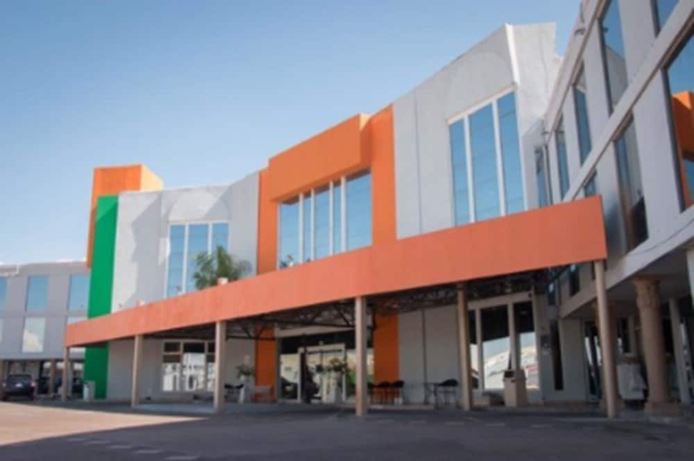 Paraiso Express Hotel 32/35