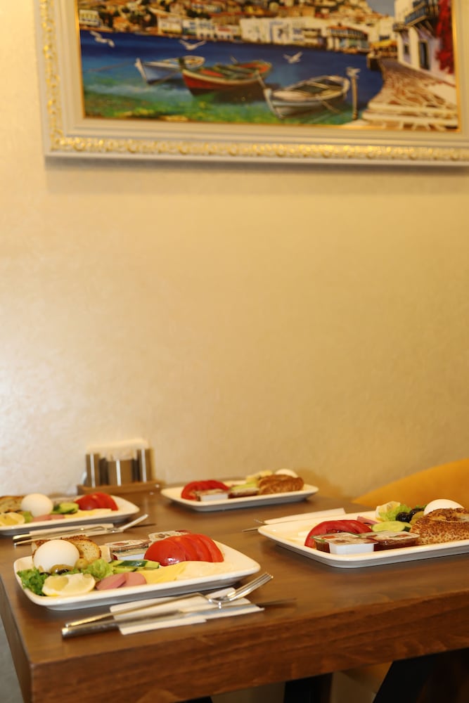 Grand Kavi Hotel 33/50