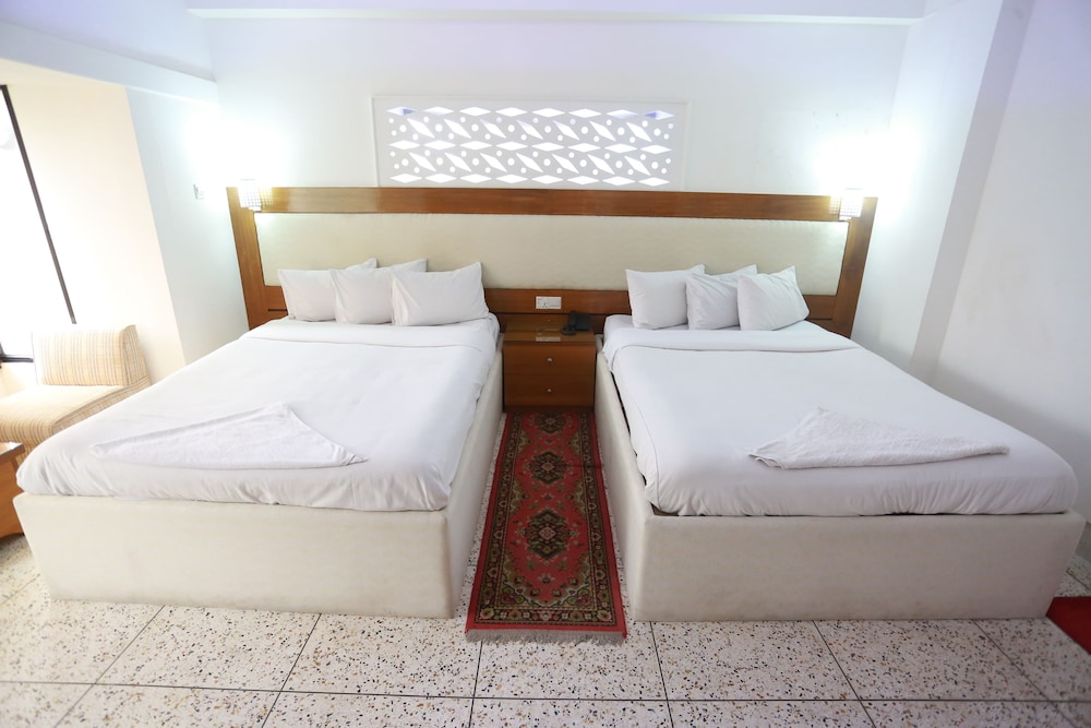 Nagar Valley Hotel 8/50