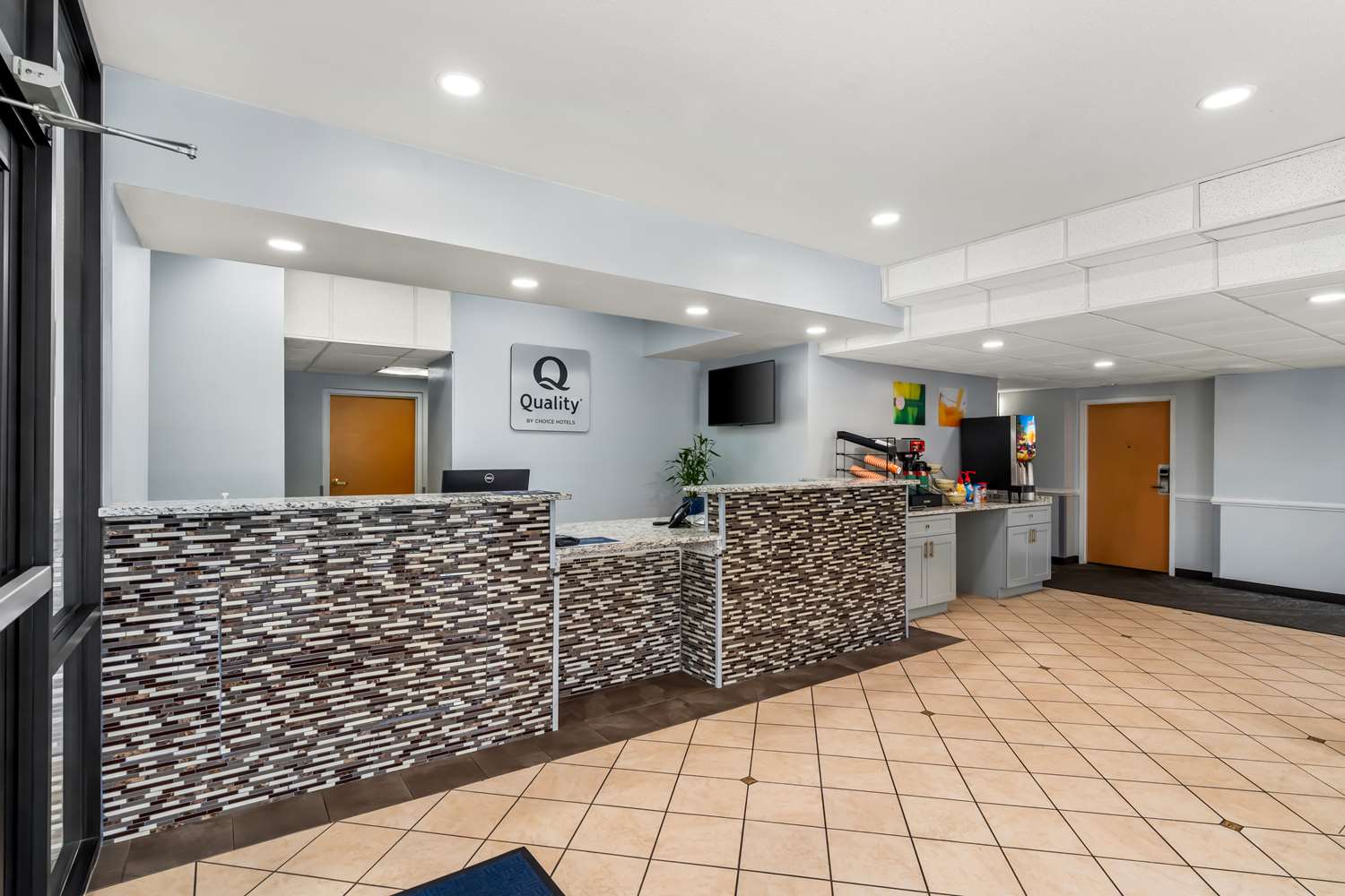Quality Inn & Suites Biloxi - Ocean Springs 11/25