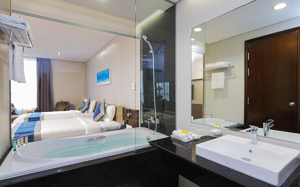 Central Palace Hotel 13/58