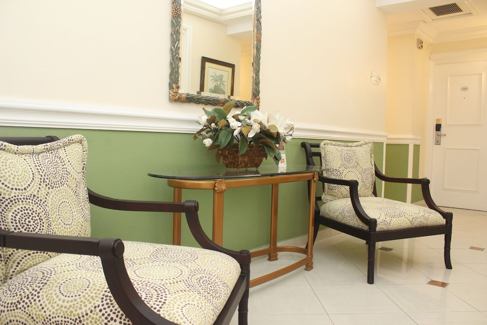 The Courtleigh Hotel And Suites 57/74