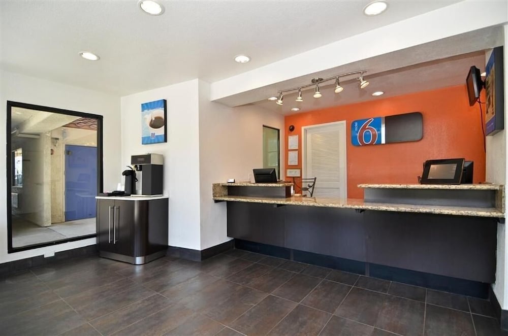 Lobby at Motel6 Fairfield, CA - Napa Valley, FAIRFIELD - CA