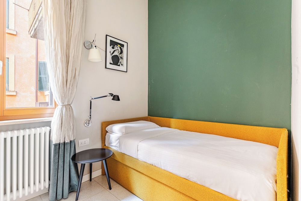 City, 2 Double Beds, 3 Beds