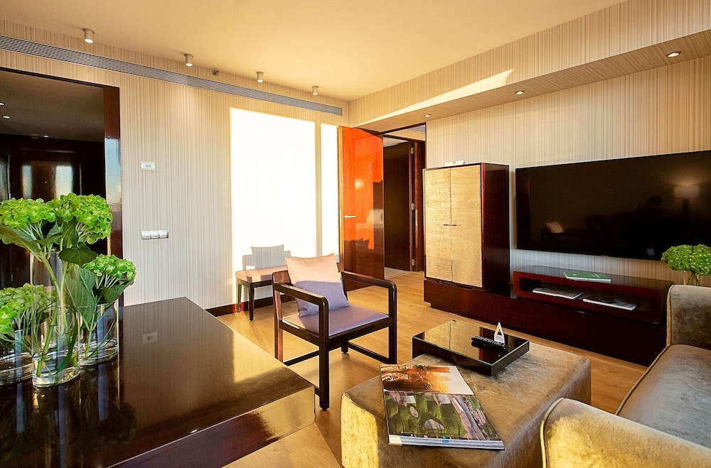 Hyatt Regency Barcelona Tower 41/82