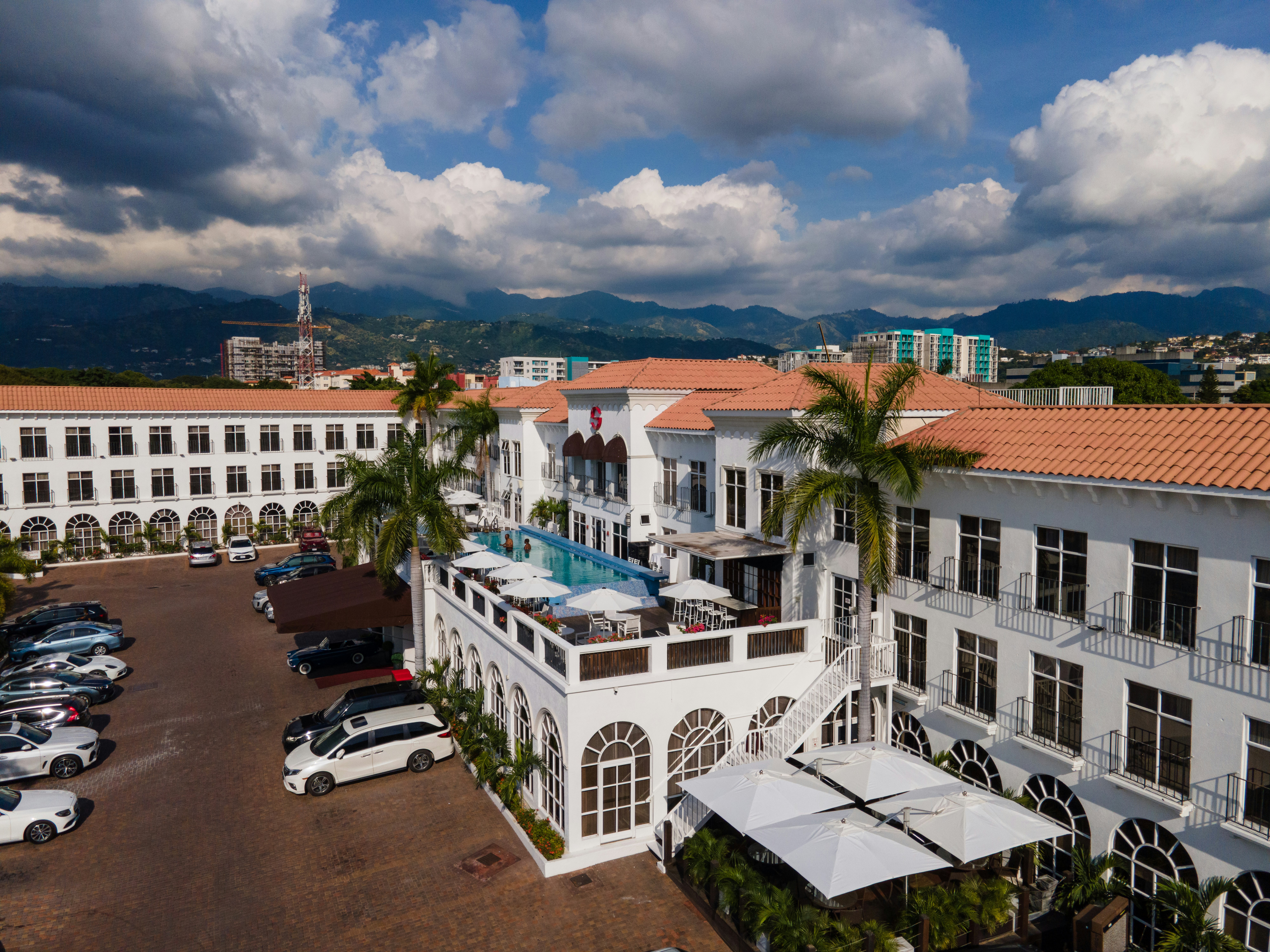 Spanish Court Hotel 9/50