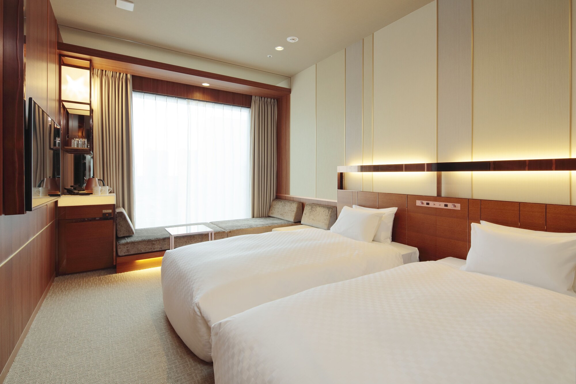 ROOM, TWIN BEDS