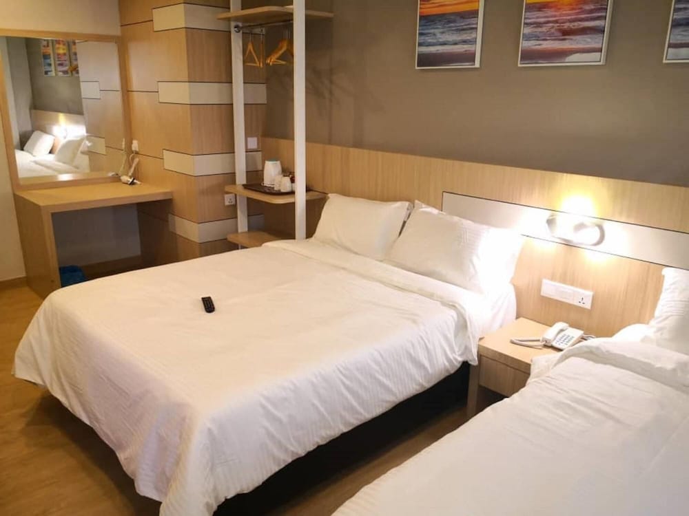 Walk In Hotel 8/24