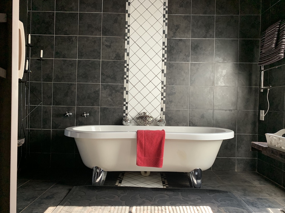 Ama Zulu Guesthouse And Safaris 48/50