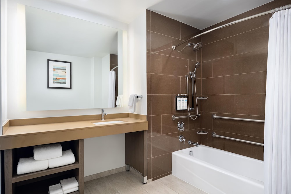 HYATT HOUSE NAPLES/5TH AVENUE 75/75