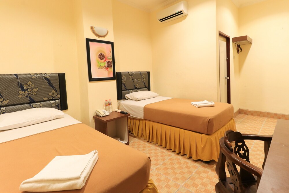 Hotel O near Mall Panakukkang formerly Al-Badar Hotel Syariah 27/52