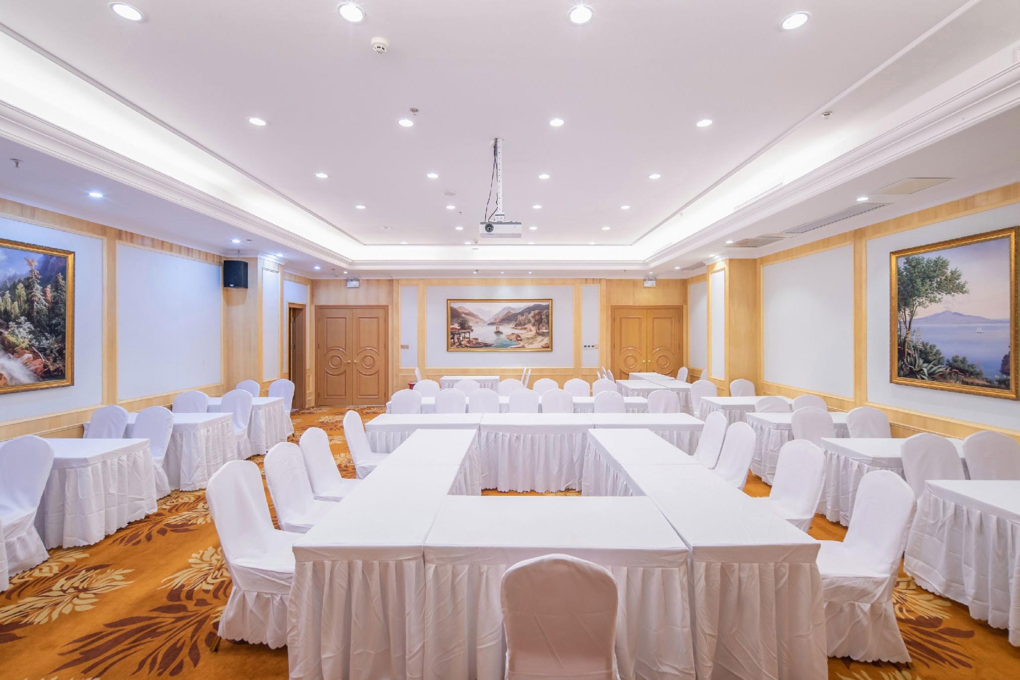 Vienna Hotel (Lingshui Center) 42/47