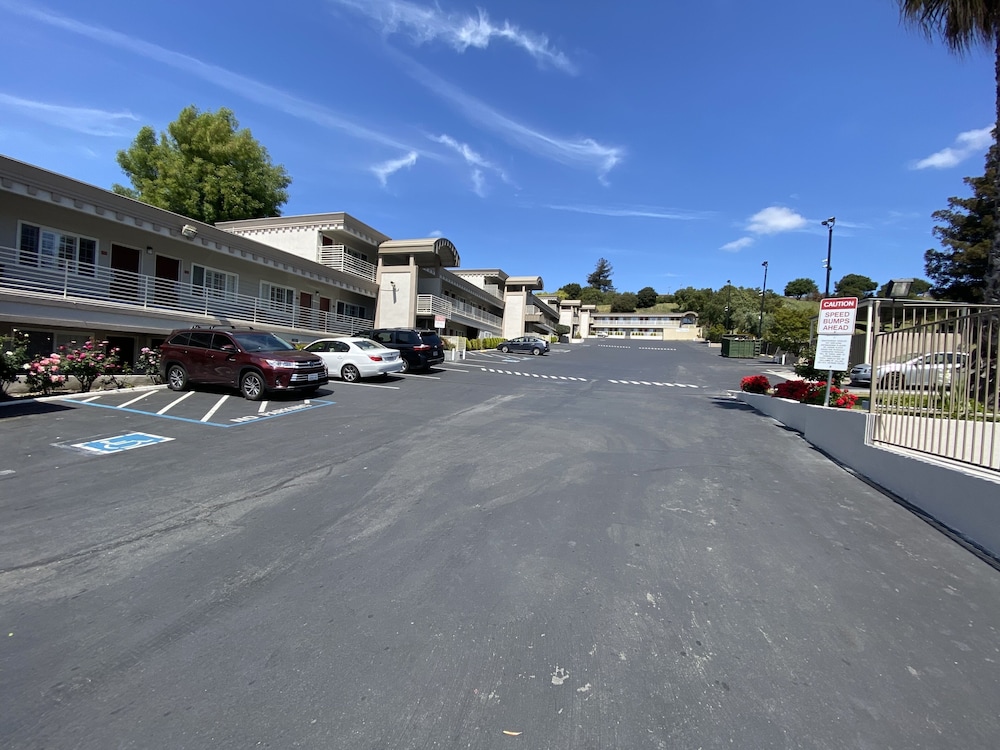 Budget Inn of Hayward 51/68