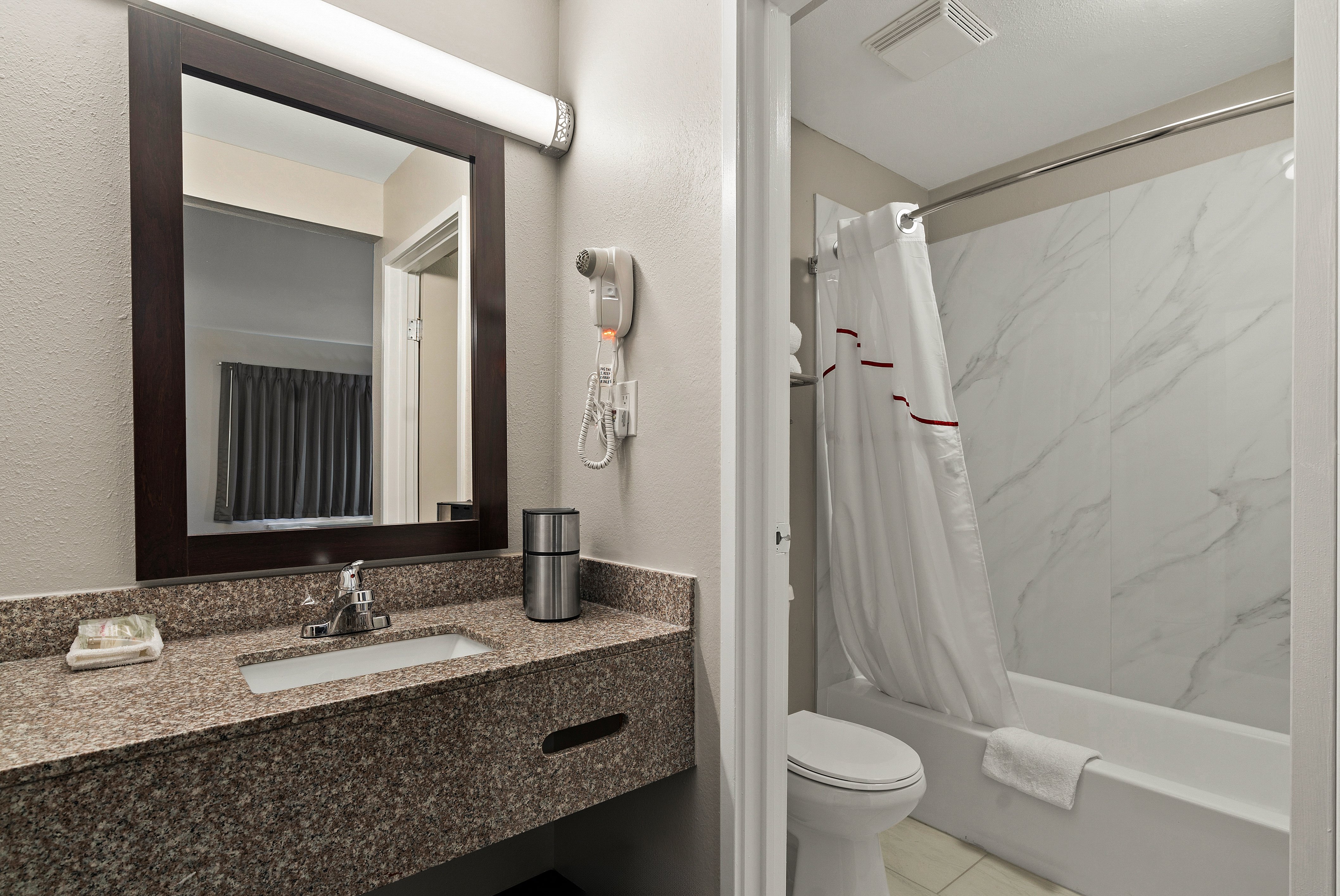 غرفة ديلوكس بسرير كينج، Red Roof Inn Suites Spartanburg I 85 2/2