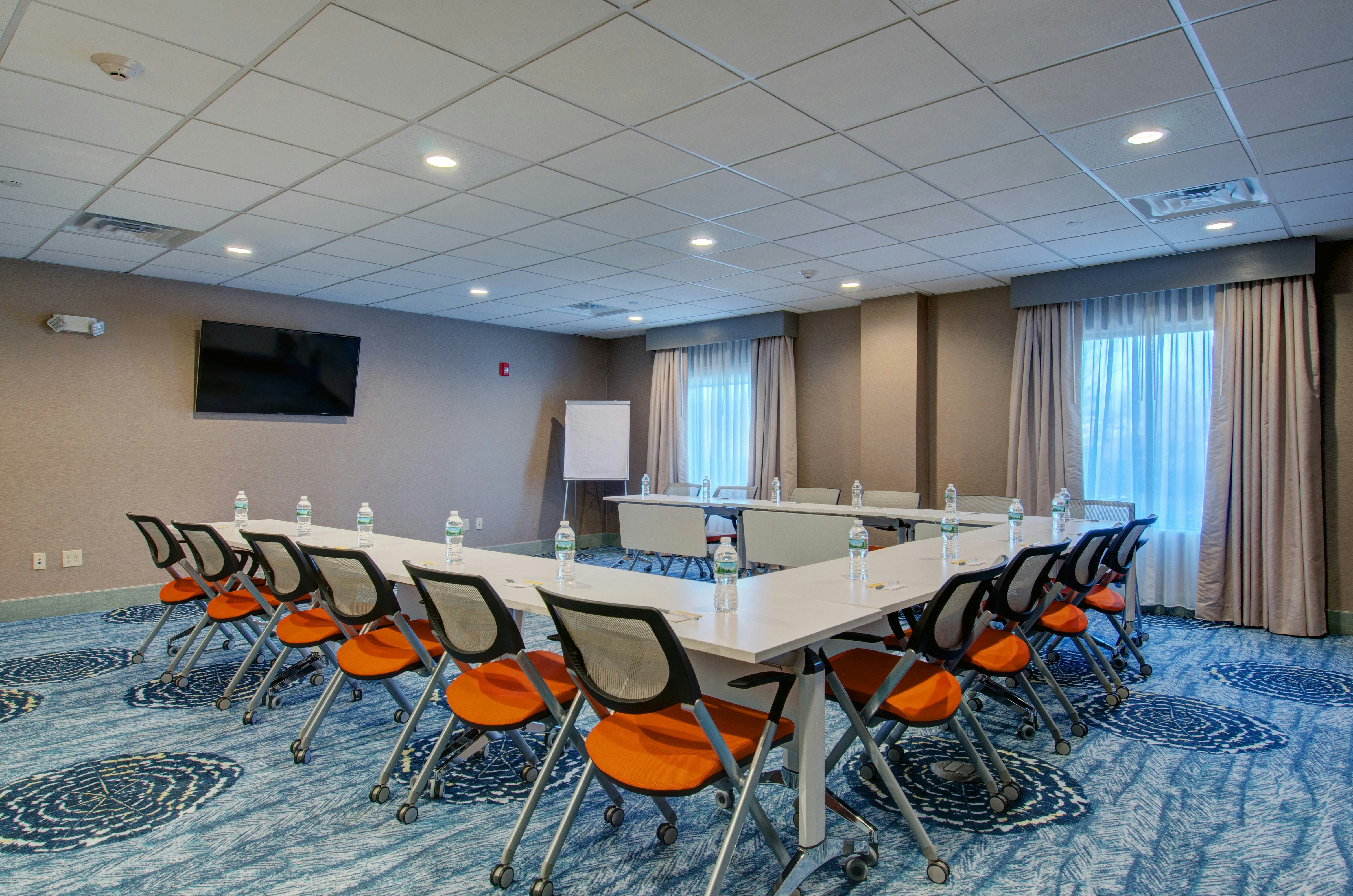 Hampton Inn Suites Boston Stoughton 33/41