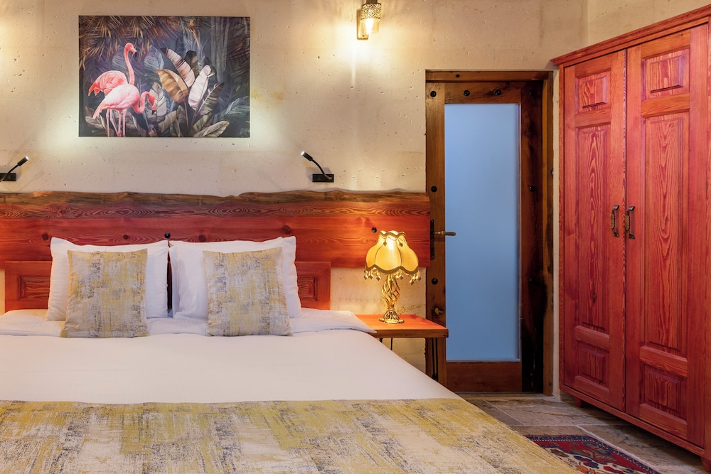 Acer Cave Hotel 9/67