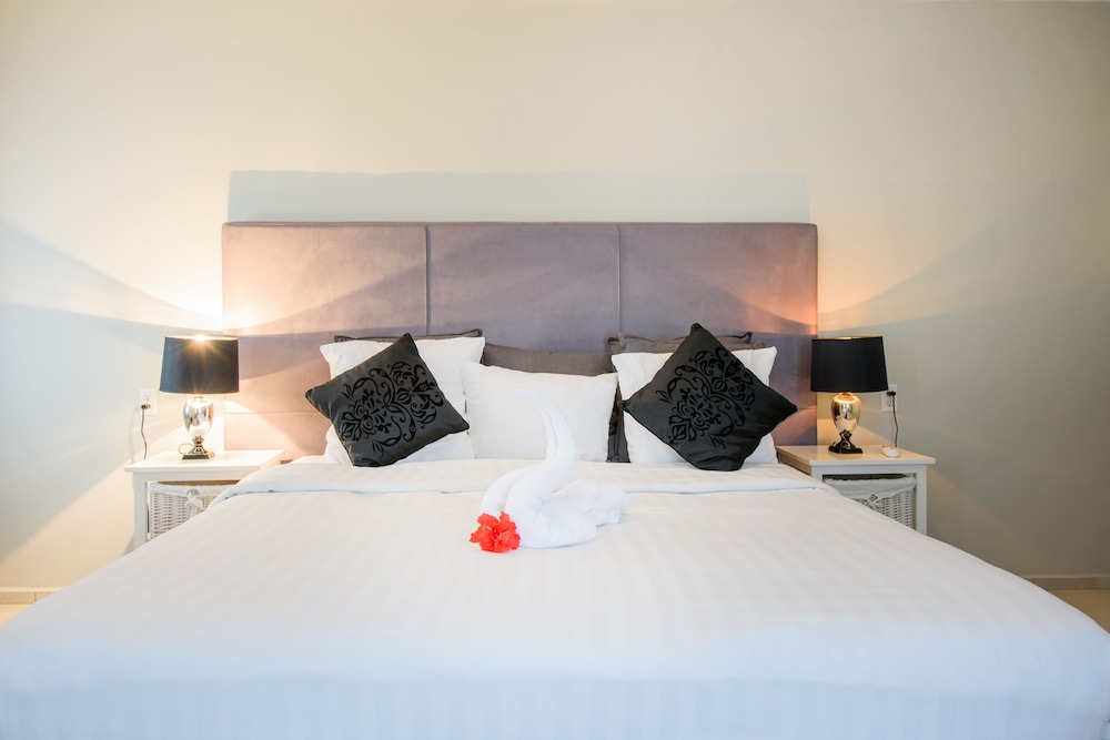 2 Bedrooms, Ocean Breeze, Deluxe, Apartment, King and Twin Beds, Ocean View