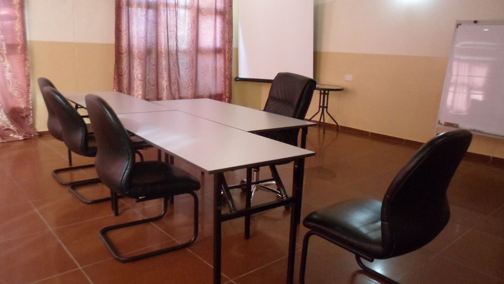 Airport Hotel Maun 16/20