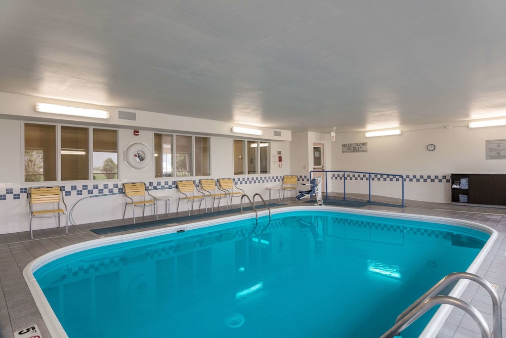 Quality Inn & Suites Bozeman 2/40