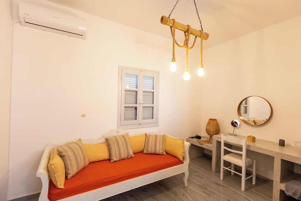 Rhapsody Traditional Apartments 45/60