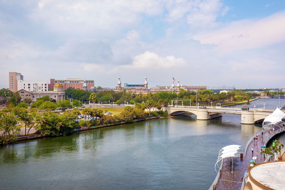 Hotel Tampa Riverwalk 44/55