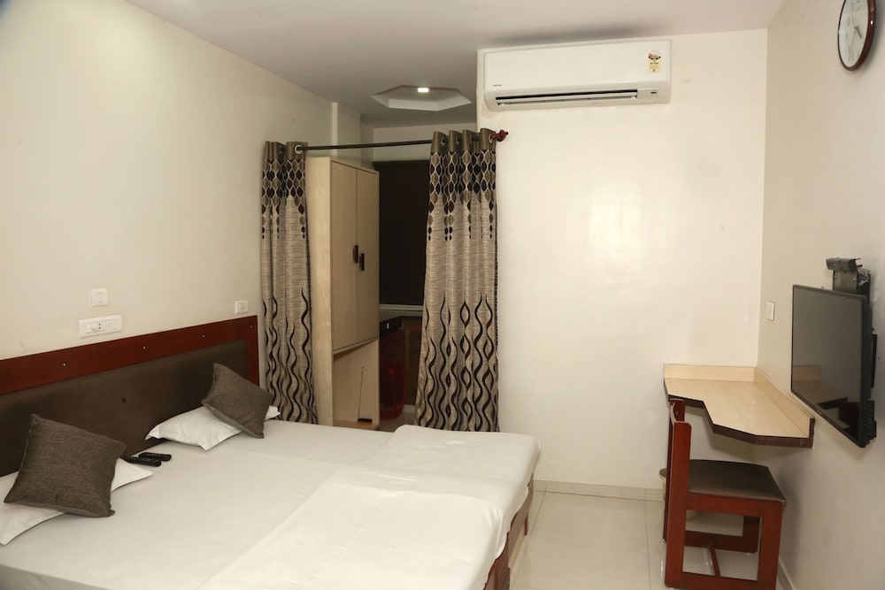 Hotel Jyoti 30/49