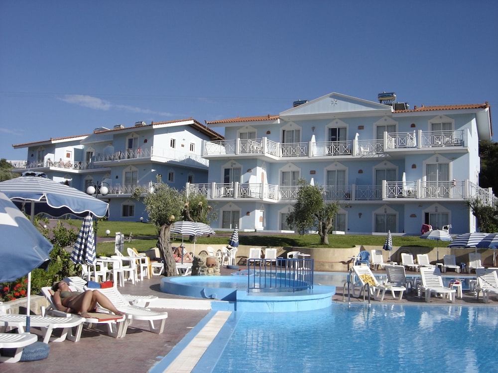 Filoxenia Hotel Apartments in Ialysos